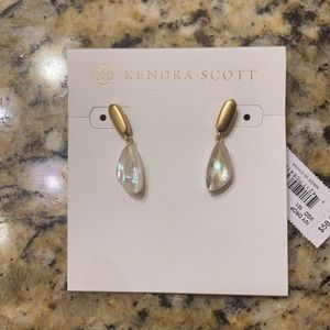 Kendra Scott dangling earrings
